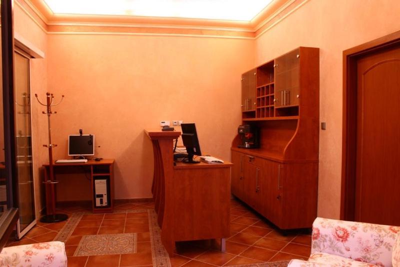 Zlaty Lev Hotel Louny Ngoại thất bức ảnh